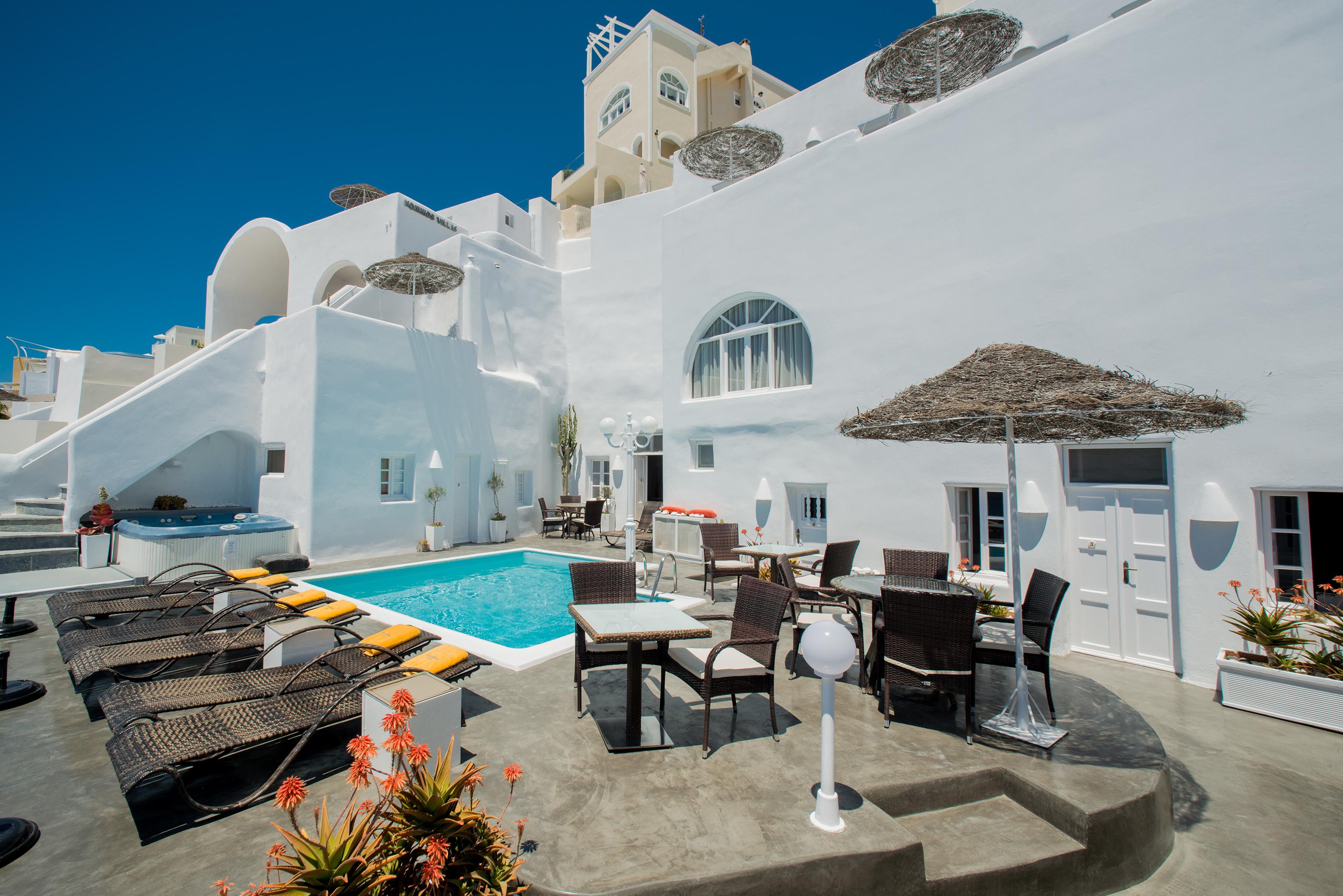 Nomikos Aparthotel Fira (Santorini)