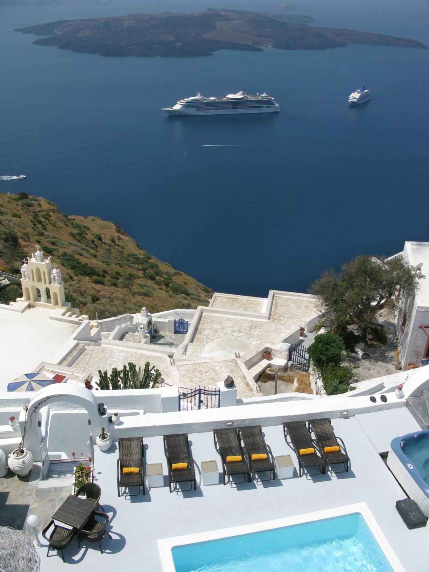 Aparthotel Nomikos 4*