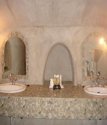 Aparthotel Nomikos Fira (Santorini)