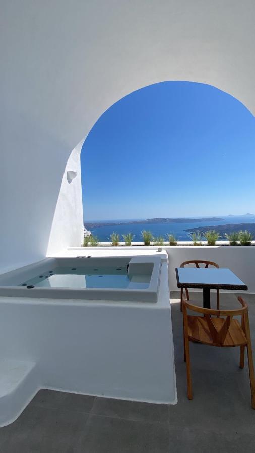 Nomikos 4* Fira (Santorini)