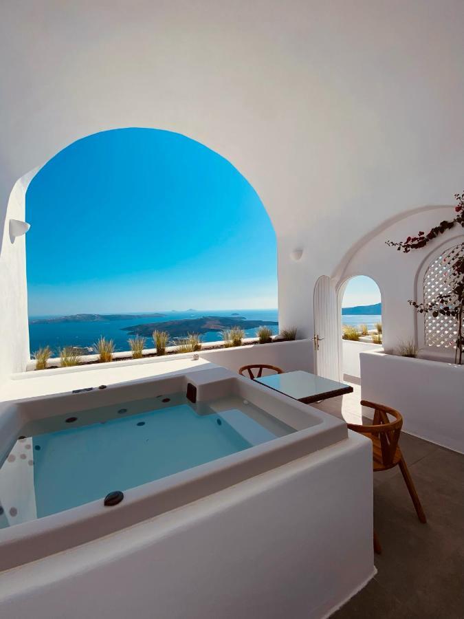 Nomikos 4* Fira (Santorini)